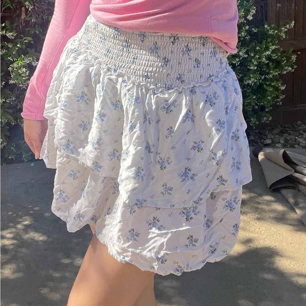 hollister white floral tiered skort